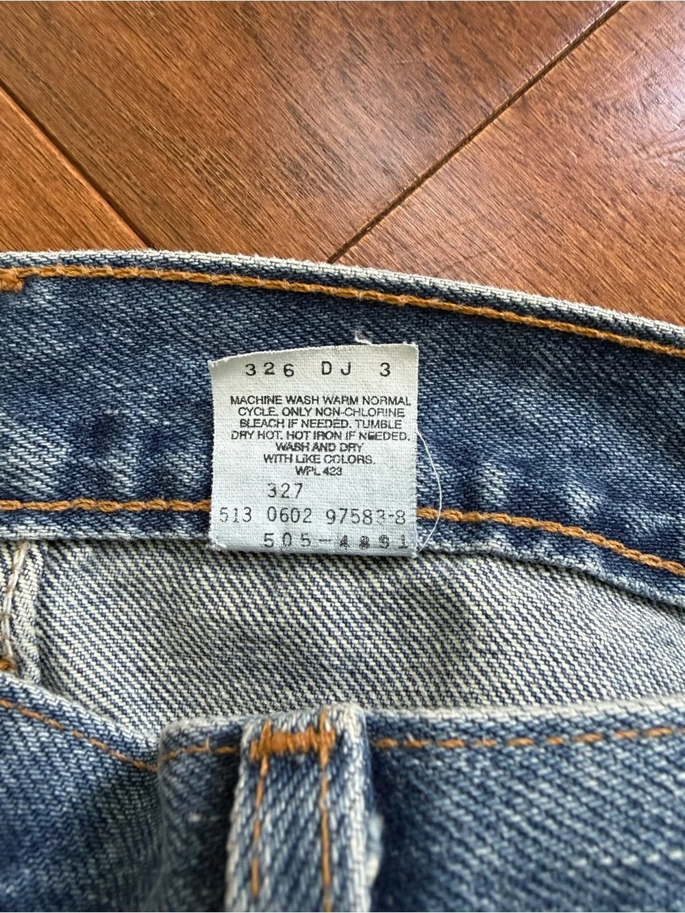 Y2K Vintage Levi’s 505 Straight Leg Jeans – Made in USA 2002 (W34 L29)
